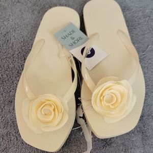 Shade & Shore Cream Rose Sandals